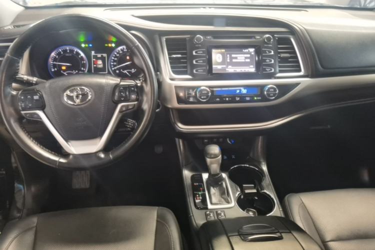 Used Toyota Highlander 2018 2.0T Four-Wheel Drive Luxury Version 7 Seats China VI Standard Center Console