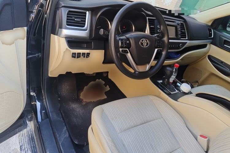 Used Toyota Highlander 2018 2.0T Two-Wheel Drive Elite Edition 5 Seats Emission Standard China V Center Console
