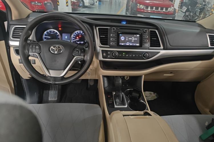 Used Toyota Highlander 2018 2.0T Four-Wheel Drive Elite Edition 7 Seats China VI Standard Center Console