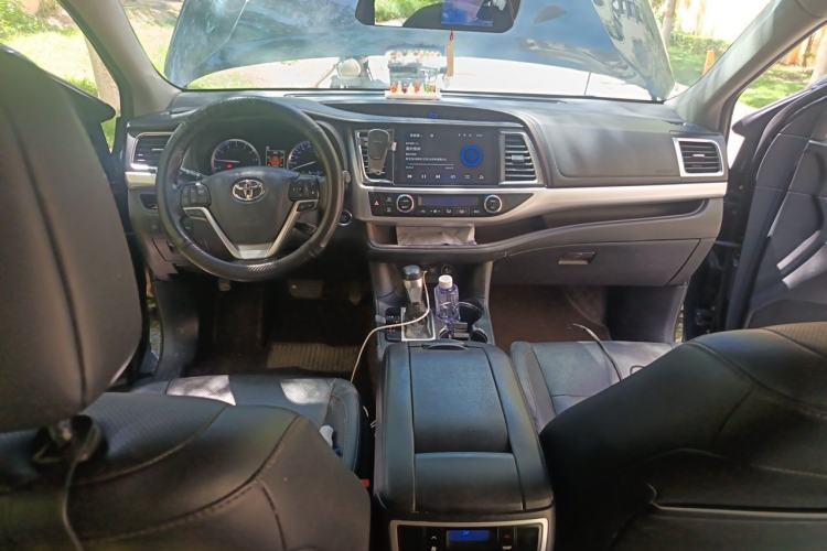Used Toyota Highlander 2018 2.0T Four-Wheel Drive Prestige Version 7 Seats China VI Standard Center Console