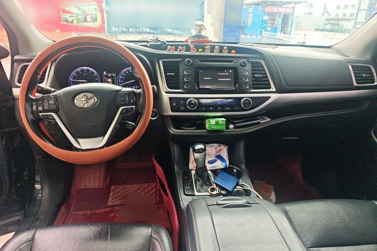 Used Toyota Highlander 2018 2.0T Four-Wheel Drive Luxury Version 7 Seats China VI Standard Center Console