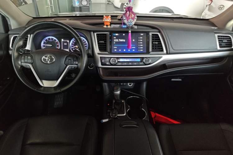 Used Toyota Highlander 2018 2.0T Four-Wheel Drive Prestige Version 7 Seats China VI Standard Center Console