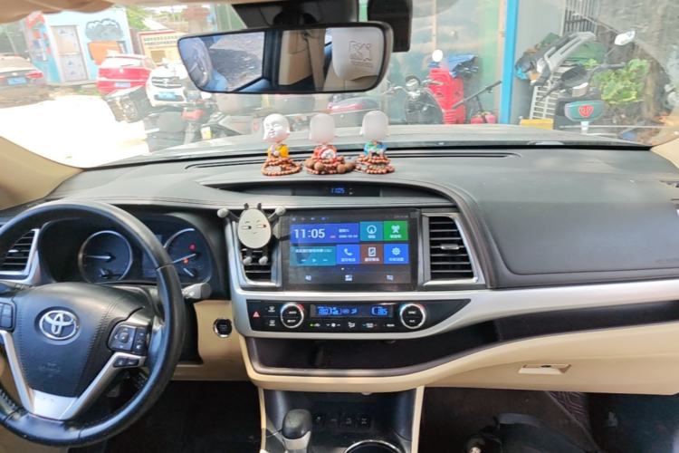 Used Toyota Highlander 2018 2.0T Four-Wheel Drive Luxury Version 7 Seats China VI Standard Center Console