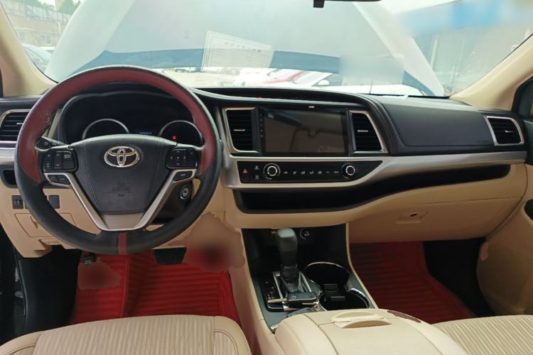 Used Toyota Highlander 2018 2.0T Two-Wheel Drive Elite Edition 7 Seats Emission Standard China V Center Console