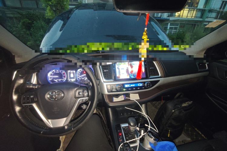 Used Toyota Highlander 2018 2.0T Four-Wheel Drive Prestige Version 7 Seats China VI Standard Center Console