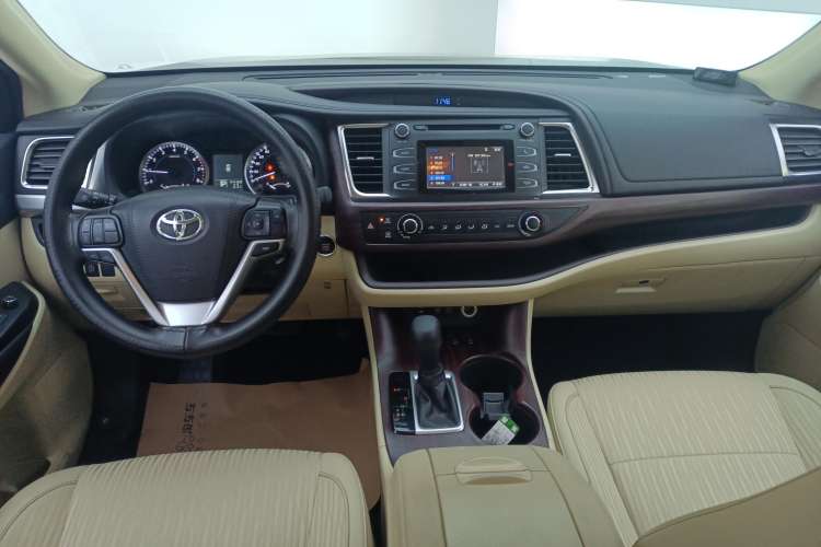 Used Toyota Highlander 2018 2.0T Four-Wheel Drive Elite Edition 7 Seats China V Standard Center Console
