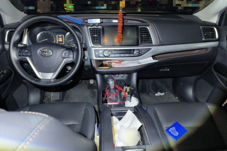 Used Toyota Highlander 2018 2.0T Four-Wheel Drive Prestige Version 7 Seats China VI Standard Center Console