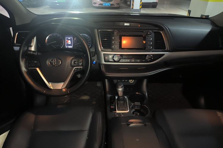 Used Toyota Highlander 2018 2.0T Four-Wheel Drive Luxury Version 7 Seats China VI Standard Center Console