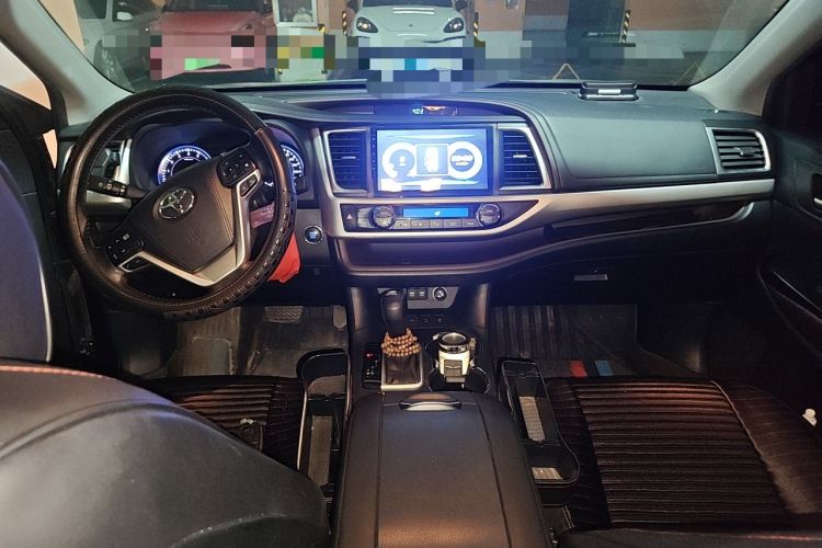 Used Toyota Highlander 2018 2.0T Four-Wheel Drive Luxury Version 7 Seats China VI Standard Center Console