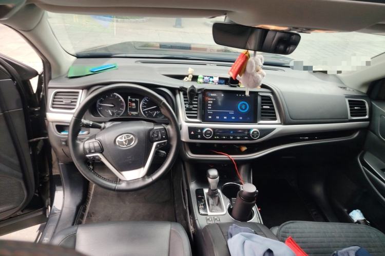 Used Toyota Highlander 2018 2.0T Four-Wheel Drive Prestige Version 7 Seats China VI Standard Center Console