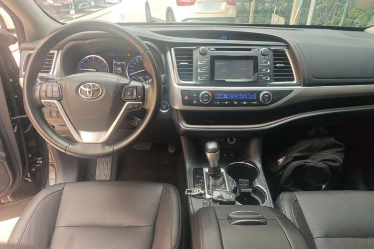 Used Toyota Highlander 2018 2.0T Four-Wheel Drive Luxury Edition 7 Seats China V Emission Standard Center Console