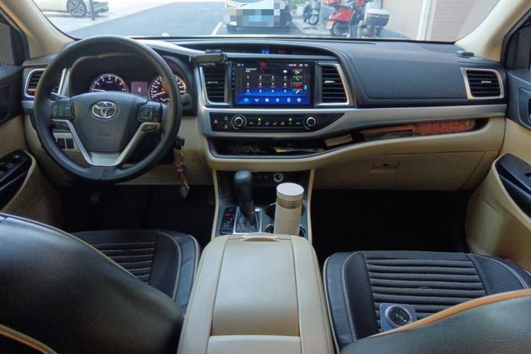 Used Toyota Highlander 2018 2.0T Four-Wheel Drive Elite Edition 7 Seats China VI Standard Center Console