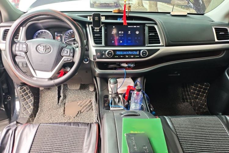 Used Toyota Highlander 2018 2.0T Four-Wheel Drive Prestige Version 7 Seats China VI Standard Center Console