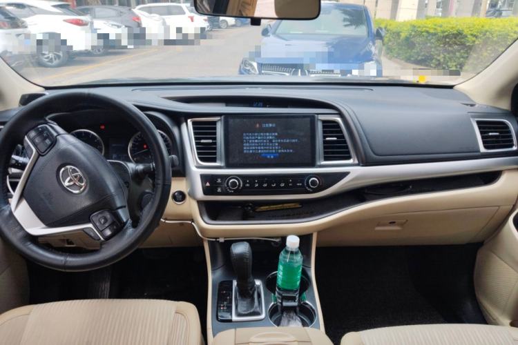 Used Toyota Highlander 2018 2.0T Four-Wheel Drive Elite Edition 7 Seats China VI Standard Center Console