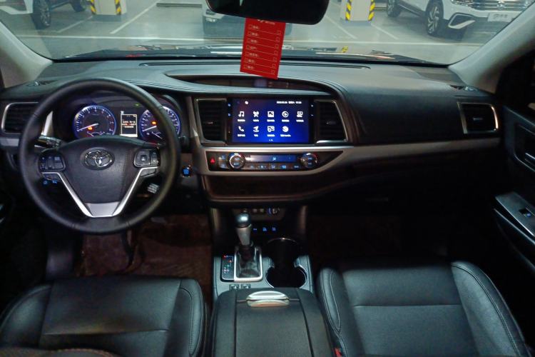 Used Toyota Highlander 2018 2.0T Four-Wheel Drive Luxury Edition 7 Seats China V Emission Standard Center Console