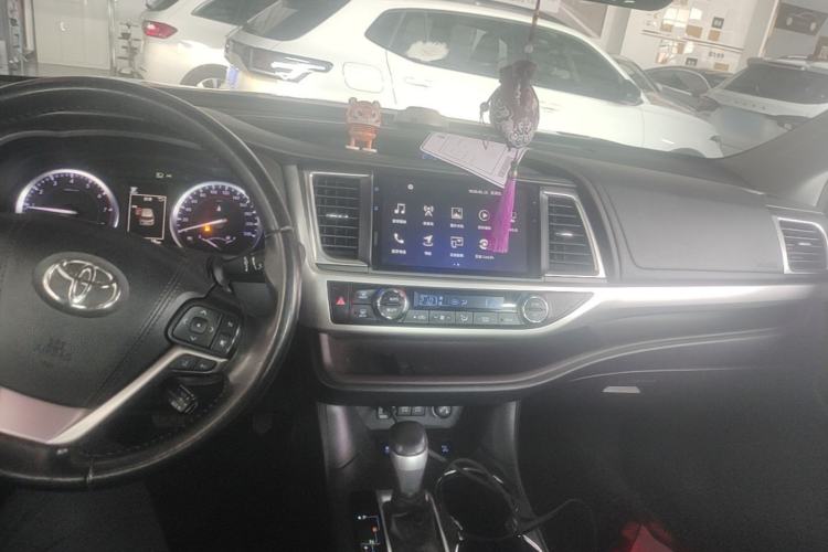 Used Toyota Highlander 2018 2.0T Four-Wheel Drive Prestige Version 7 Seats China VI Standard Center Console