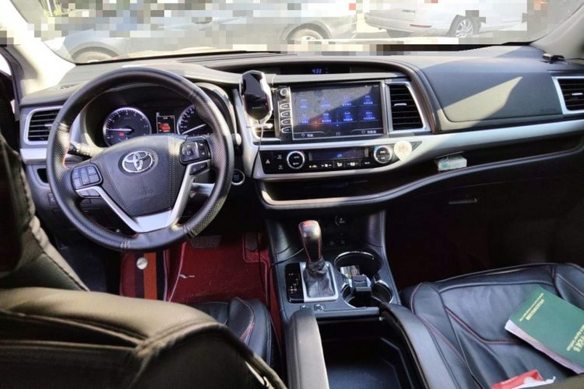 Used Toyota Highlander 2018 2.0T Four-Wheel Drive Luxury Version 7 Seats China VI Standard Center Console
