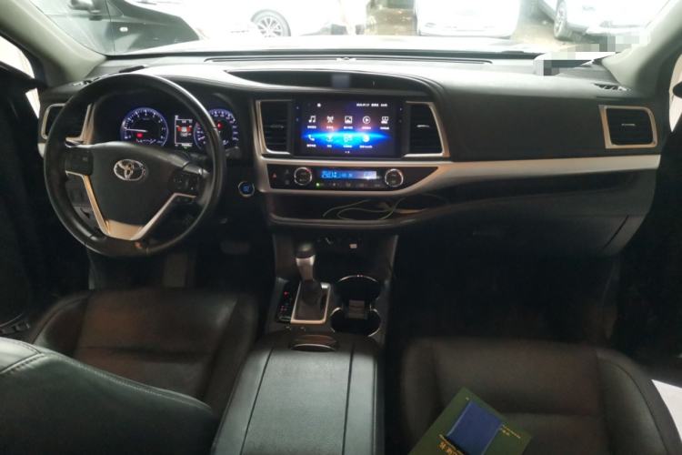Used Toyota Highlander 2018 2.0T Four-Wheel Drive Prestige Version 7 Seats China VI Standard Center Console
