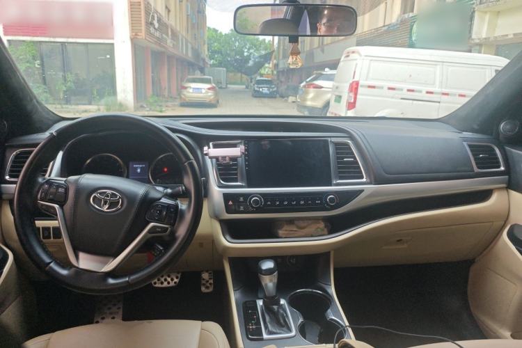Used Toyota Highlander 2018 2.0T Four-Wheel Drive Elite Edition 7 Seats China V Standard Center Console