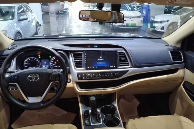 Used Toyota Highlander 2018 2.0T Four-Wheel Drive Elite Edition 7 Seats China VI Standard Center Console