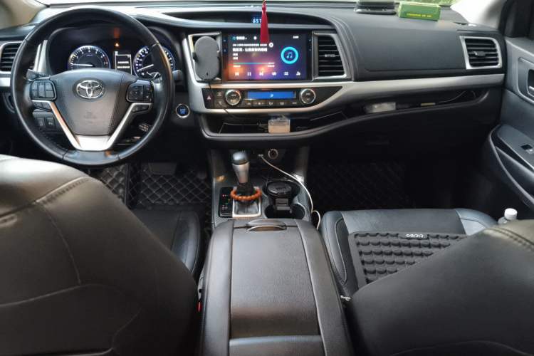 Used Toyota Highlander 2018 2.0T Four-Wheel Drive Prestige Version 7 Seats China VI Standard Center Console