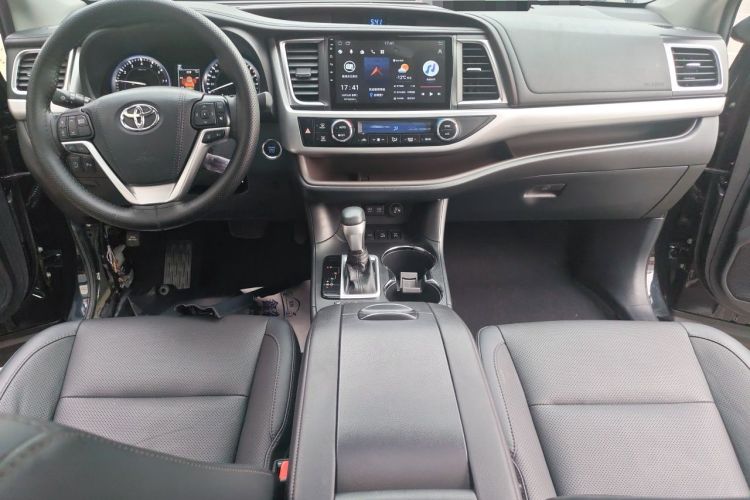 Used Toyota Highlander 2018 2.0T Four-Wheel Drive Luxury Version 7 Seats China VI Standard Center Console
