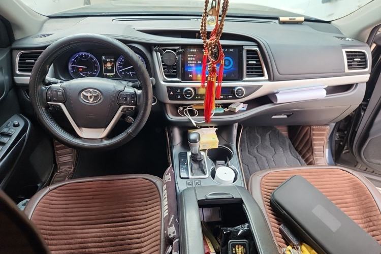 Used Toyota Highlander 2018 2.0T Four-Wheel Drive Prestige Version 7 Seats China V Emission Standard Center Console
