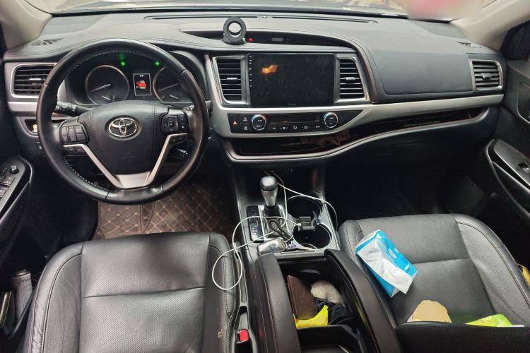 Used Toyota Highlander 2018 2.0T Four-Wheel Drive Luxury Edition 7 Seats China V Emission Standard Center Console