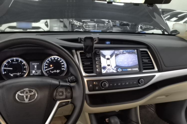 Used Toyota Highlander 2018 2.0T Four-Wheel Drive Elite Edition 7 Seats China VI Standard Center Console