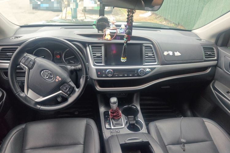 Used Toyota Highlander 2018 2.0T Four-Wheel Drive Prestige Version 7 Seats China V Emission Standard Center Console