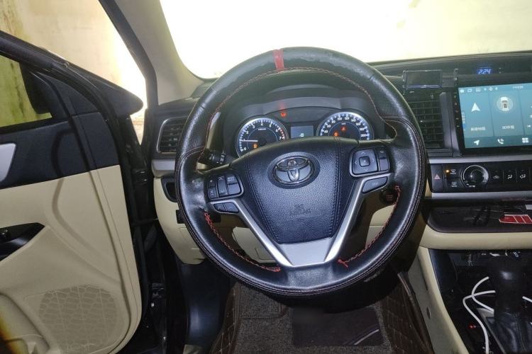 Used Toyota Highlander 2018 2.0T Four-Wheel Drive Elite Edition 7 Seats China V Standard Center Console