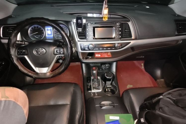 Used Toyota Highlander 2018 2.0T Four-Wheel Drive Luxury Version 7 Seats China VI Standard Center Console