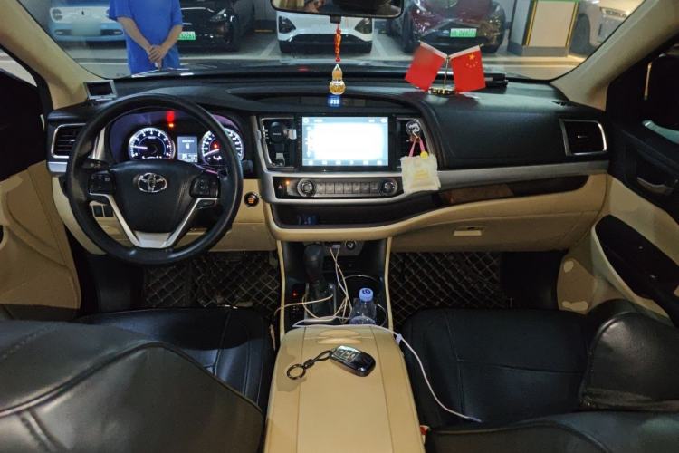Used Toyota Highlander 2018 2.0T Four-Wheel Drive Elite Edition 7 Seats China V Standard Center Console
