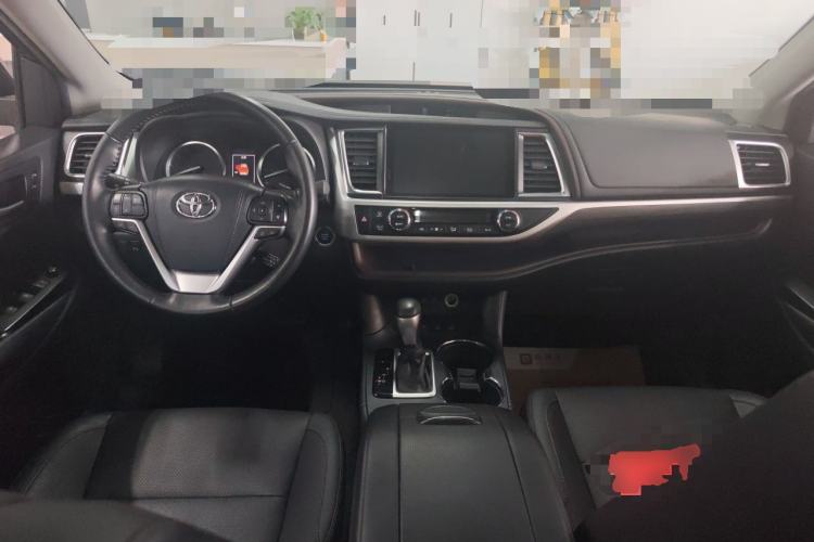 Used Toyota Highlander 2018 2.0T Four-Wheel Drive Supreme Edition 7-Seater China VI Center Console