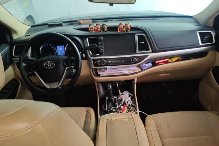 Used Toyota Highlander 2018 2.0T Two-Wheel Drive Elite Edition 7 Seats Emission Standard China V Center Console