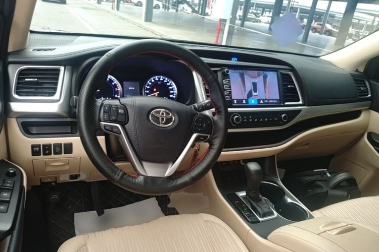 Used Toyota Highlander 2018 2.0T Four-Wheel Drive Elite Edition 7 Seats China VI Standard Center Console