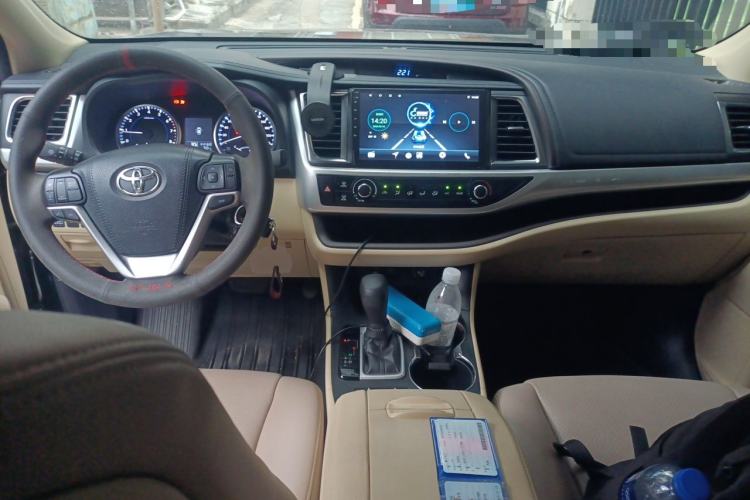 Used Toyota Highlander 2018 2.0T Four-Wheel Drive Elite Edition 7 Seats China VI Standard Center Console