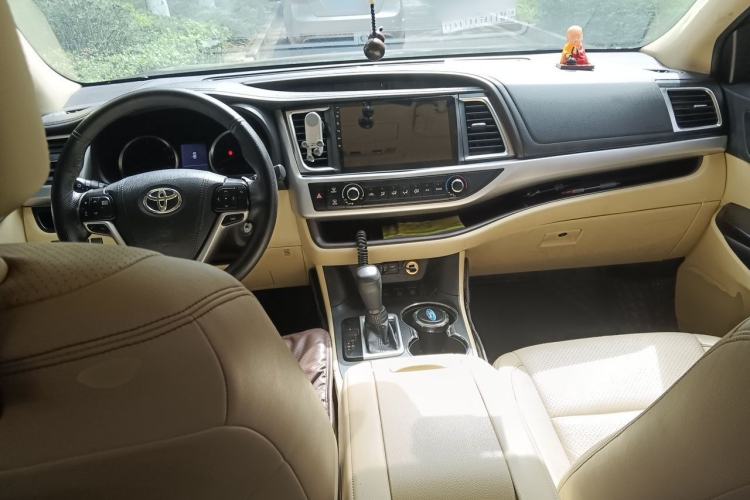 Used Toyota Highlander 2018 2.0T Four-Wheel Drive Elite Edition 7 Seats China VI Standard Center Console