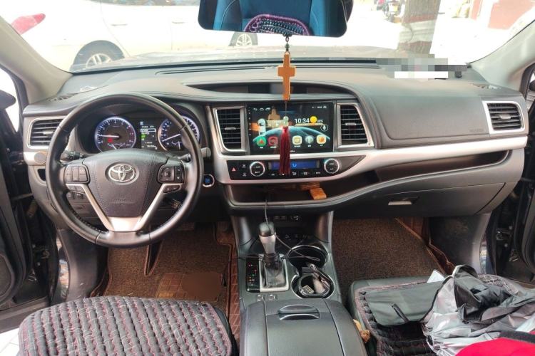 Used Toyota Highlander 2018 2.0T Four-Wheel Drive Luxury Edition 7 Seats China V Emission Standard Center Console