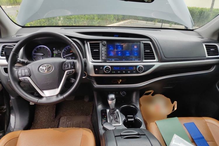 Used Toyota Highlander 2018 2.0T Four-Wheel Drive Knight Edition 7 Seats China VI Standard Center Console