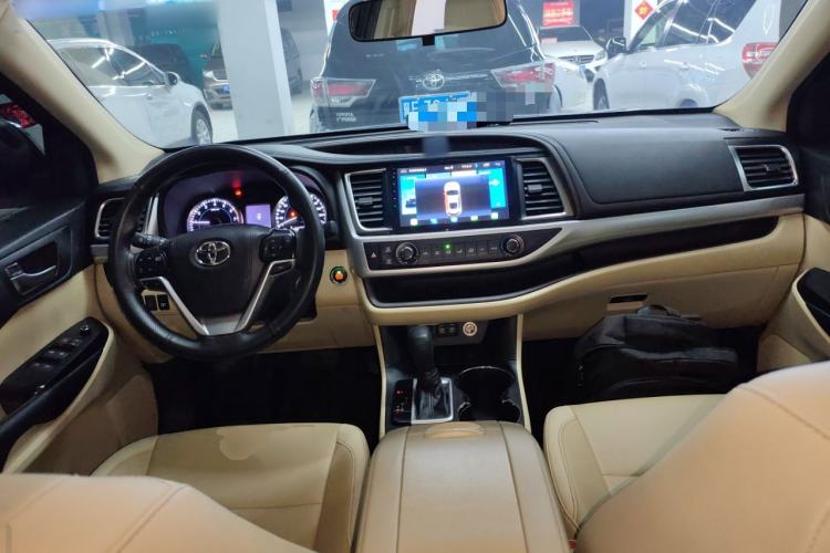 Used Toyota Highlander 2018 2.0T Four-Wheel Drive Elite Edition 7 Seats China VI Standard Center Console