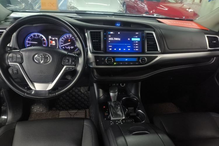 Used Toyota Highlander 2018 2.0T Four-Wheel Drive Prestige Version 7 Seats China VI Standard Center Console