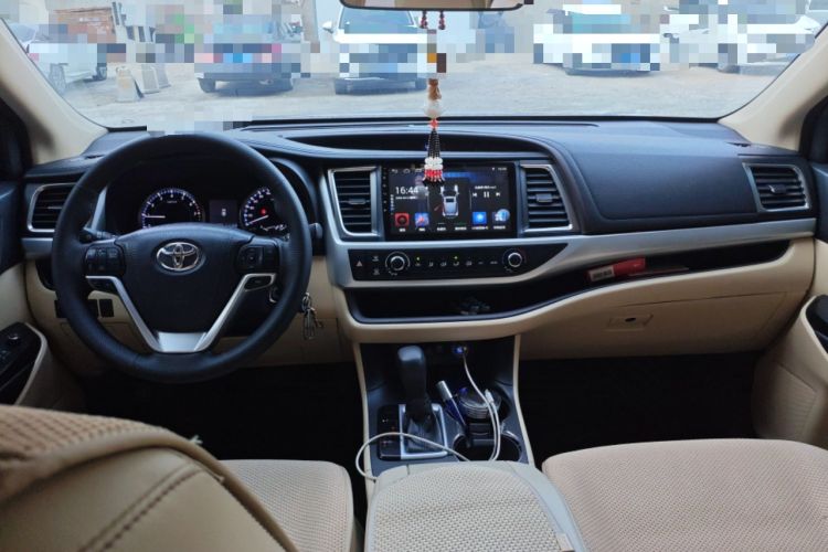 Used Toyota Highlander 2018 2.0T Four-Wheel Drive Elite Edition 7 Seats China V Standard Center Console