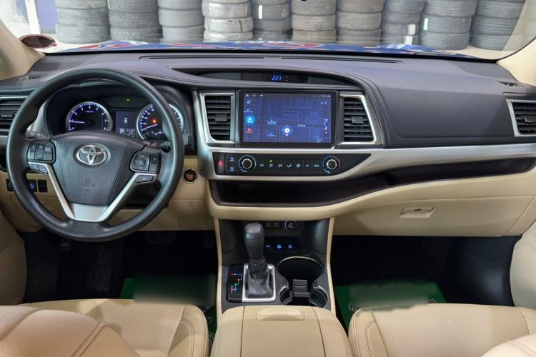 Used Toyota Highlander 2018 2.0T Four-Wheel Drive Elite Edition 7 Seats China V Standard Center Console