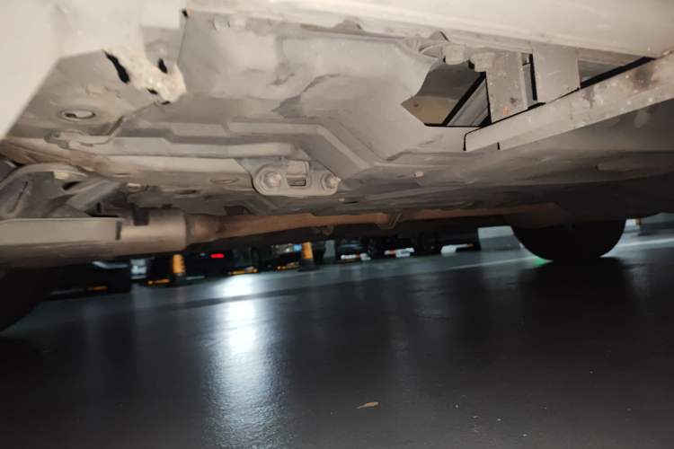 Used Toyota Highlander 2018 2.0T Four-Wheel Drive Luxury Version 7 Seats China VI Standard Chassis Front Left