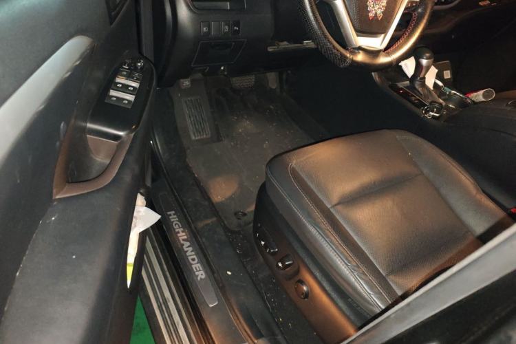 Used Toyota Highlander 2018 2.0T Four-Wheel Drive Luxury Version 7 Seats China VI Standard Driver Seat