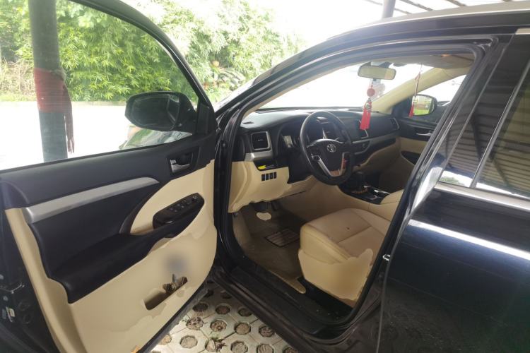 Used Toyota Highlander 2018 2.0T Two-Wheel Drive Elite Version 5 Seats China VI Standard Driver Seat