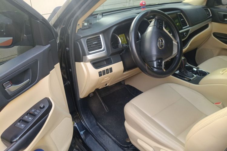 Used Toyota Highlander 2018 2.0T Two-Wheel Drive Elite Version 5 Seats China VI Standard Driver Seat