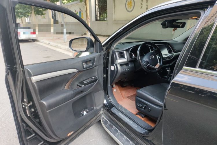 Used Toyota Highlander 2018 2.0T Four-Wheel Drive Prestige Version 7 Seats China VI Standard Driver Seat