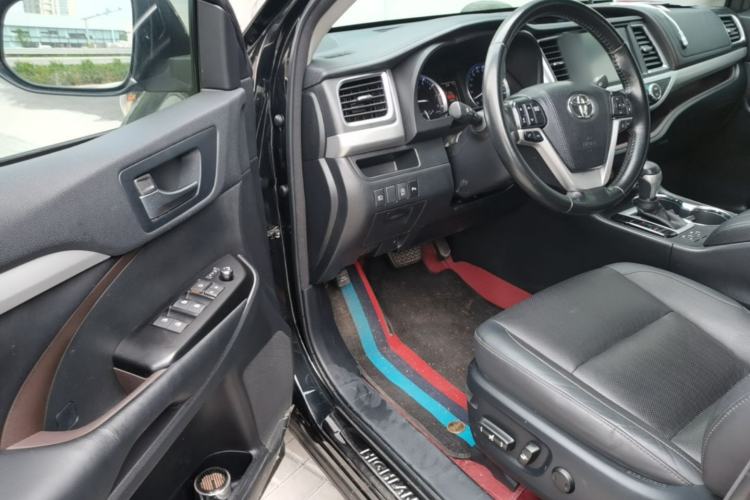 Used Toyota Highlander 2018 2.0T Four-Wheel Drive Luxury Version 7 Seats China VI Standard Driver Seat